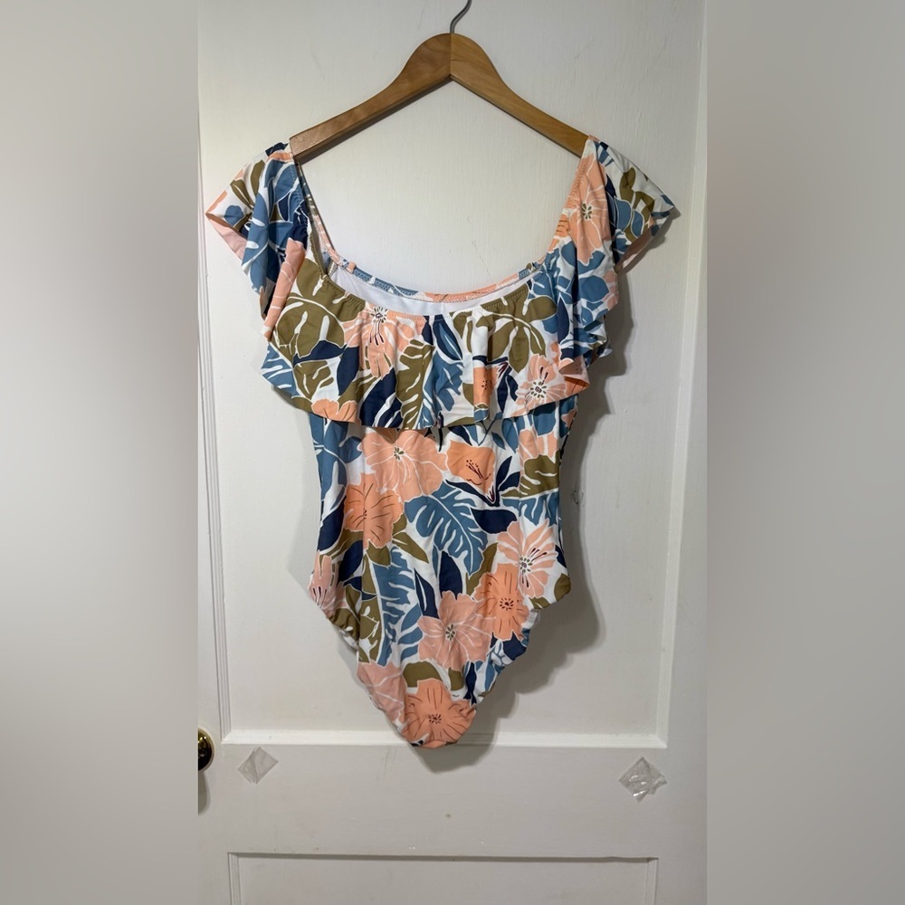Raisins Floral Ruffle One-Piece Swimsuit - Picture 2 of 7